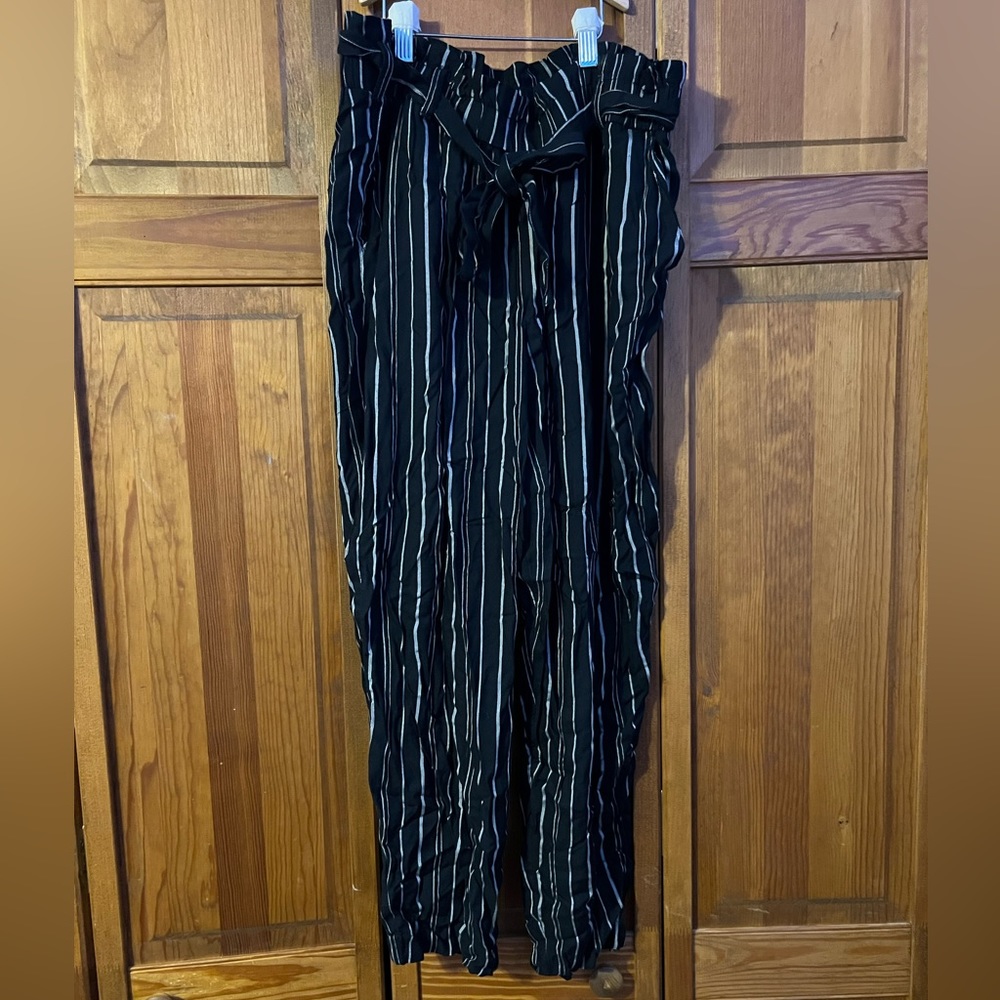 Hollister black/white striped wide leg tie pants in size womens large